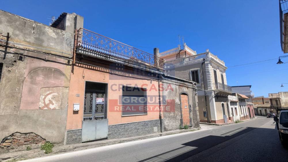 casa indipendente in vendita a Calatabiano