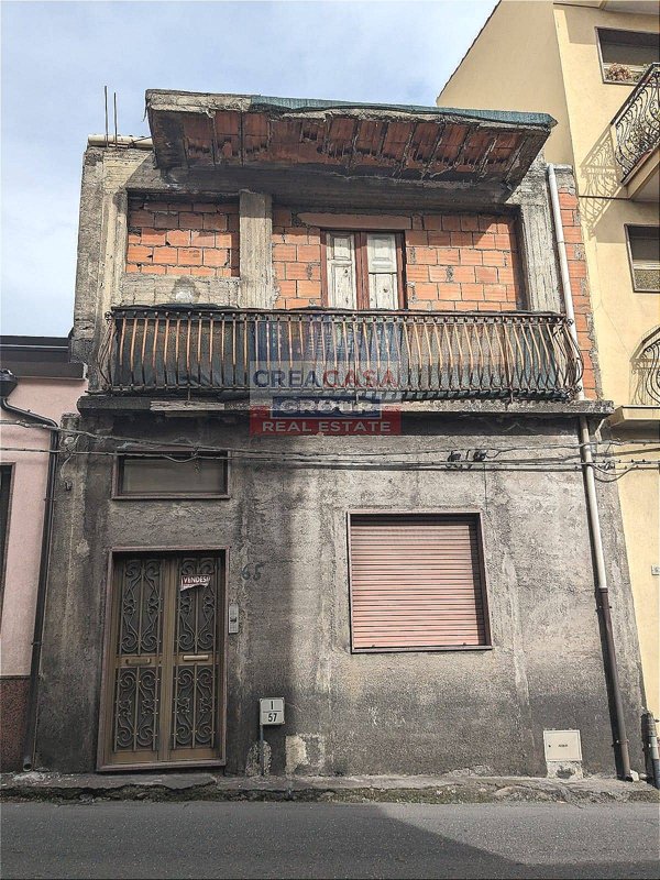 casa indipendente in vendita a Calatabiano