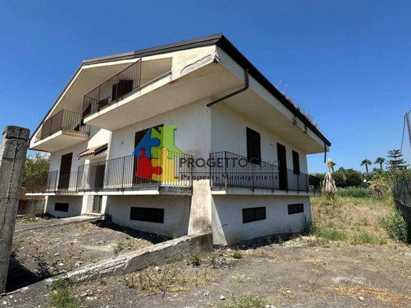 casa indipendente in vendita a Calatabiano