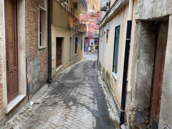 casa indipendente in vendita a Calatabiano