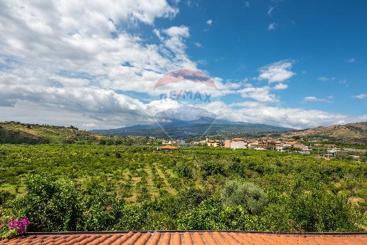 casa indipendente in vendita a Calatabiano