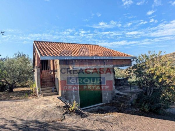 negozio in vendita a Calatabiano