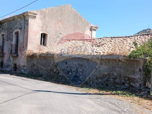 casa indipendente in vendita a Calatabiano