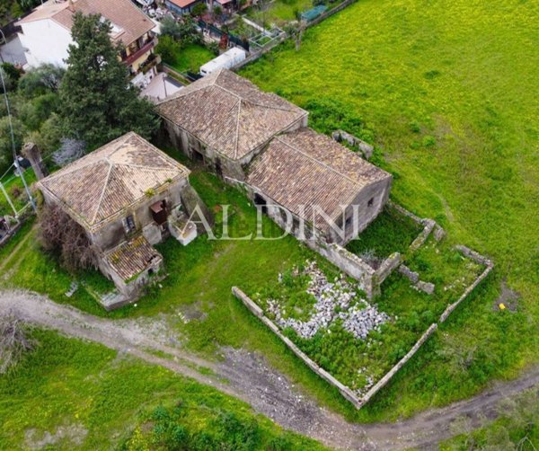 casa indipendente in vendita a Calatabiano