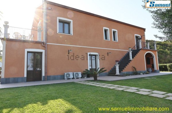 casa indipendente in vendita a Calatabiano