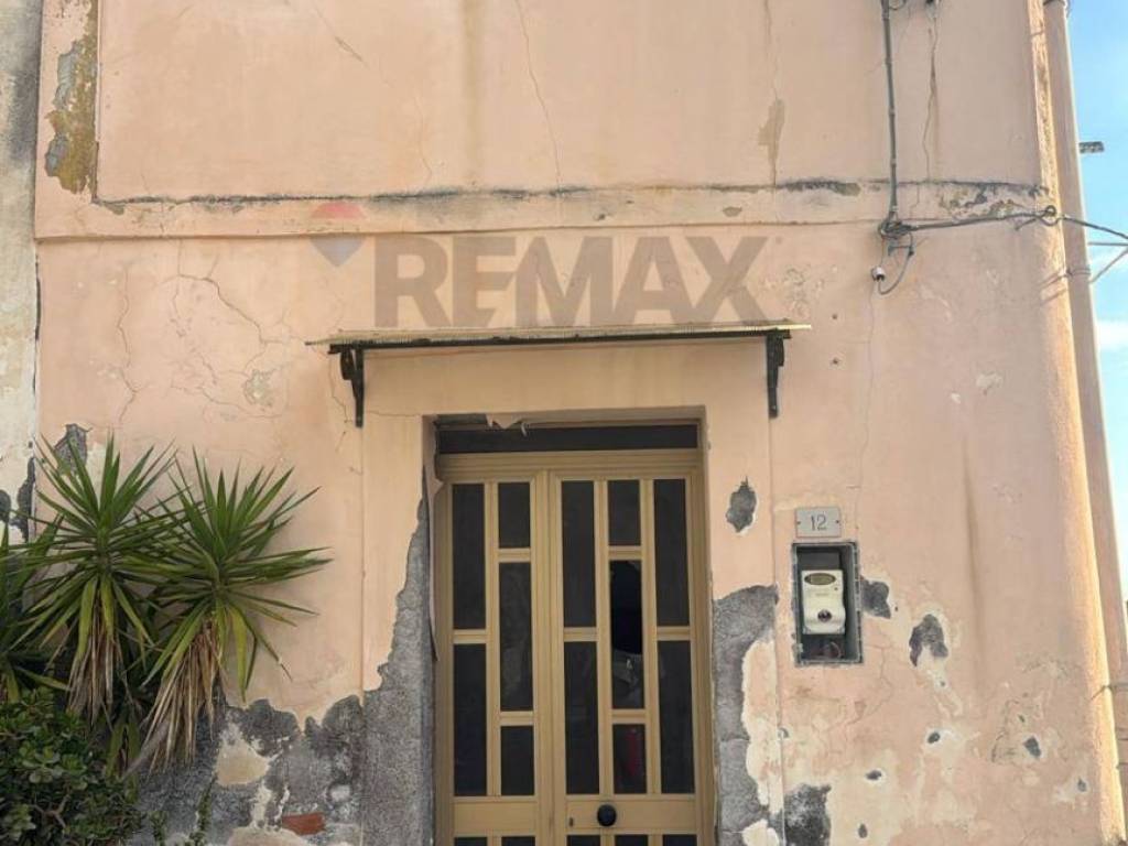 casa indipendente in vendita a Calatabiano