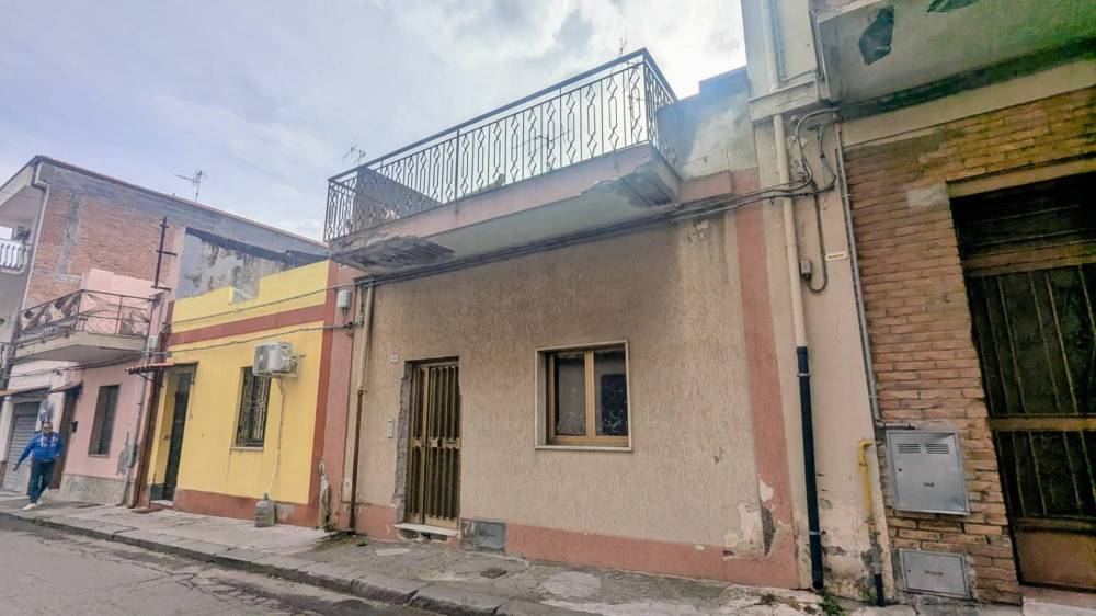 casa indipendente in vendita a Calatabiano