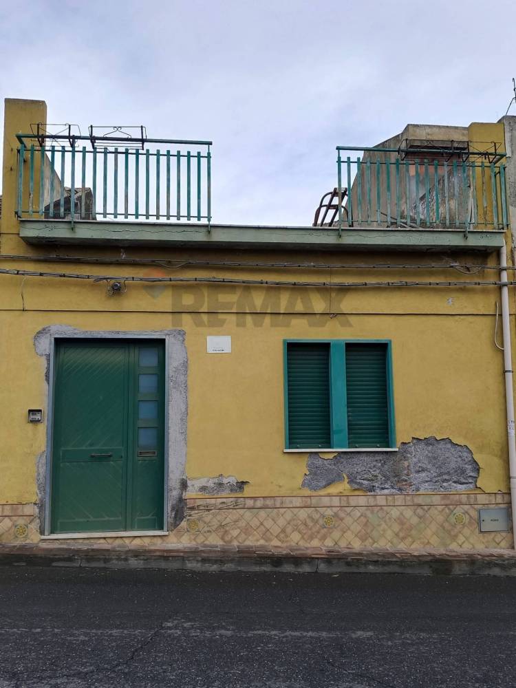 casa indipendente in vendita a Calatabiano