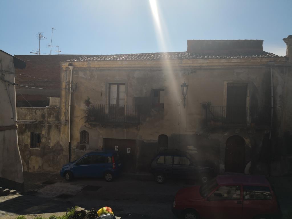 intera palazzina in vendita a Calatabiano