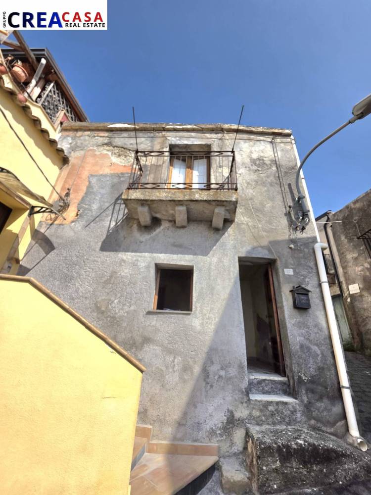 casa indipendente in vendita a Calatabiano