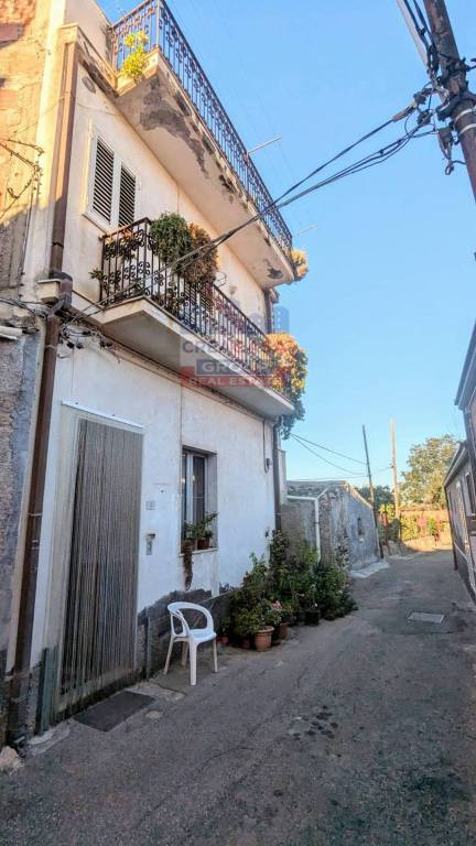 casa indipendente in vendita a Calatabiano