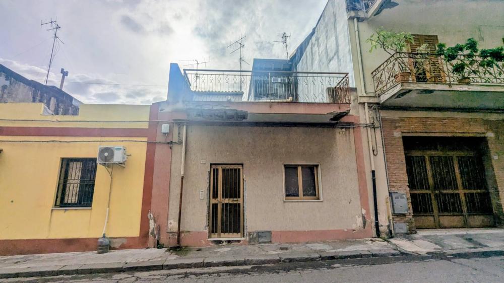 casa indipendente in vendita a Calatabiano