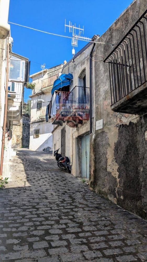 casa indipendente in vendita a Calatabiano