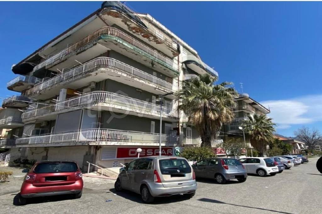 negozio in vendita a Calatabiano