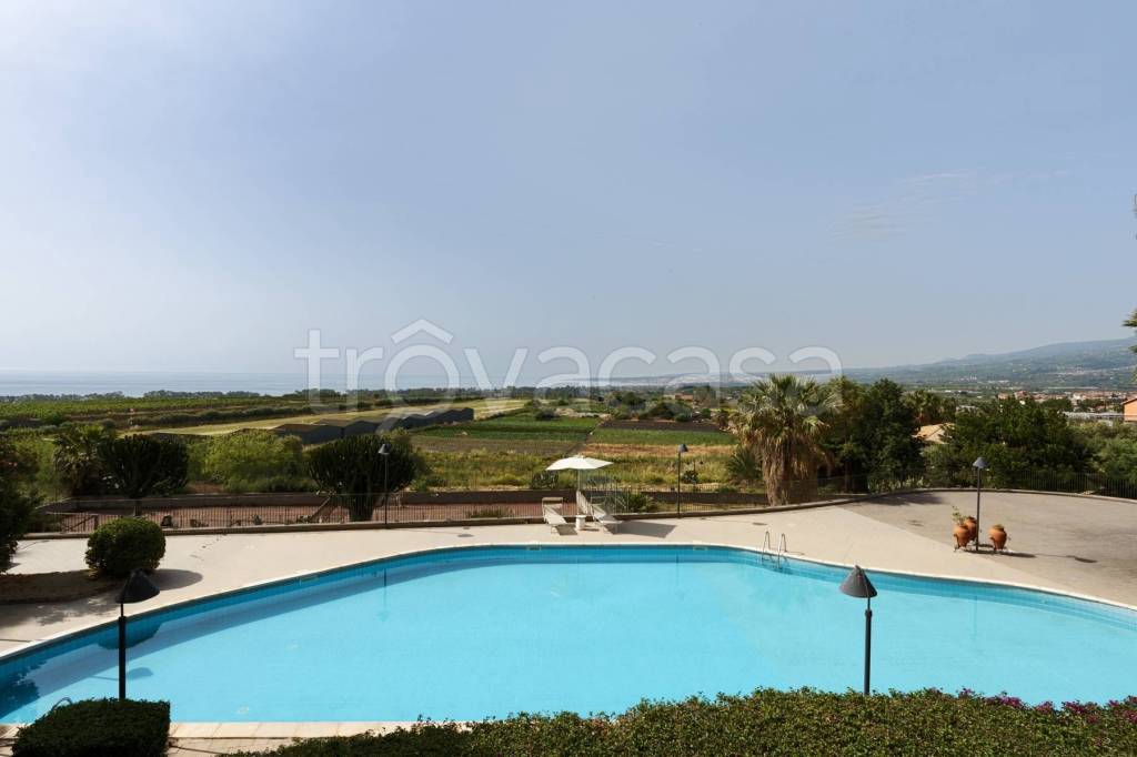 casa indipendente in vendita a Calatabiano