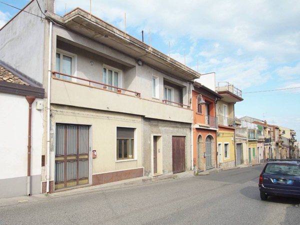 casa indipendente in vendita a Calatabiano