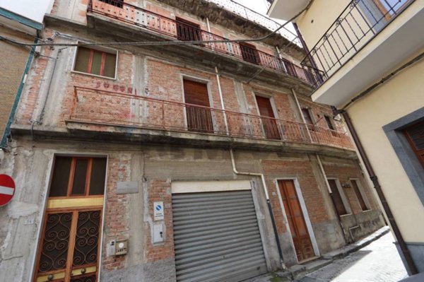 casa indipendente in vendita a Calatabiano