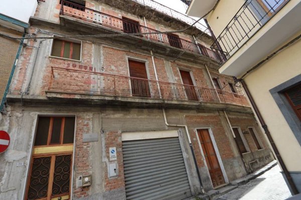 casa indipendente in vendita a Calatabiano