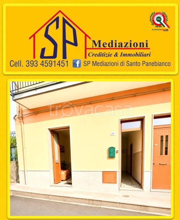 casa indipendente in vendita a Calatabiano
