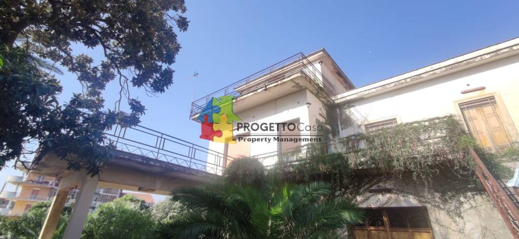 casa indipendente in vendita a Calatabiano