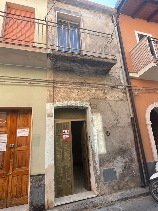 casa indipendente in vendita a Calatabiano