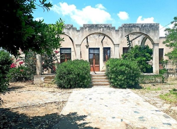 casa indipendente in vendita a Caltagirone in zona Santo Pietro