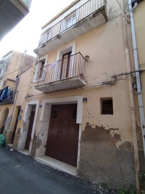 casa indipendente in vendita a Caltagirone in zona Santo Pietro