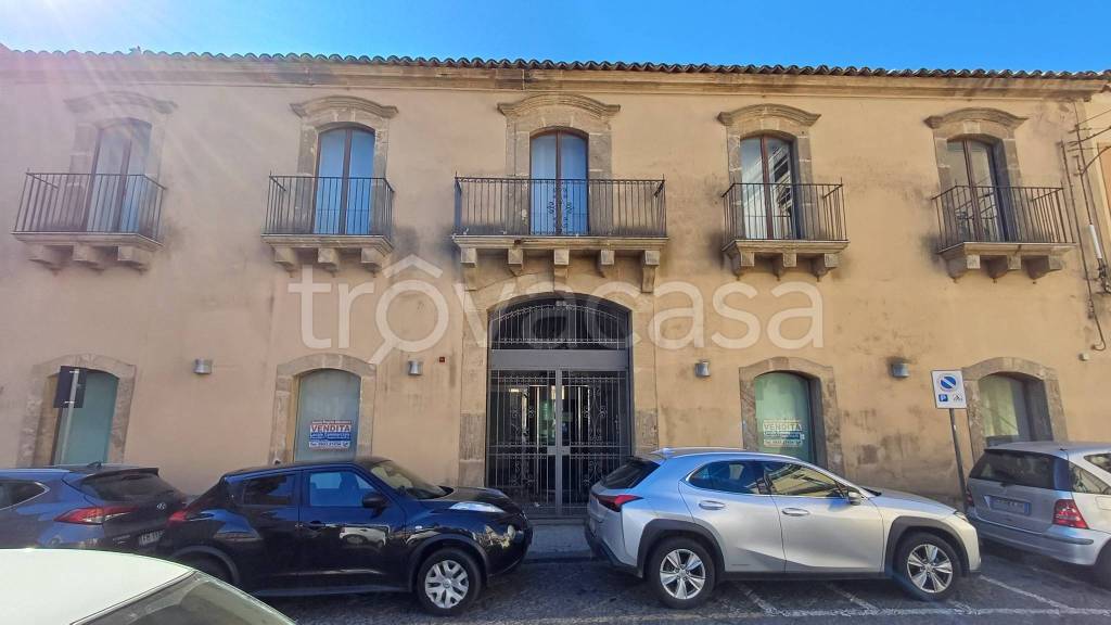 negozio in vendita a Caltagirone