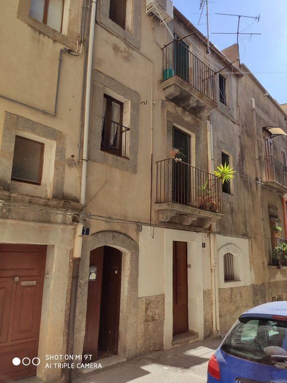 casa indipendente in vendita a Caltagirone in zona Santo Pietro