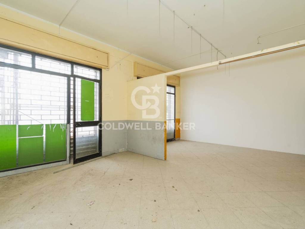 locale commerciale in vendita a Caltagirone