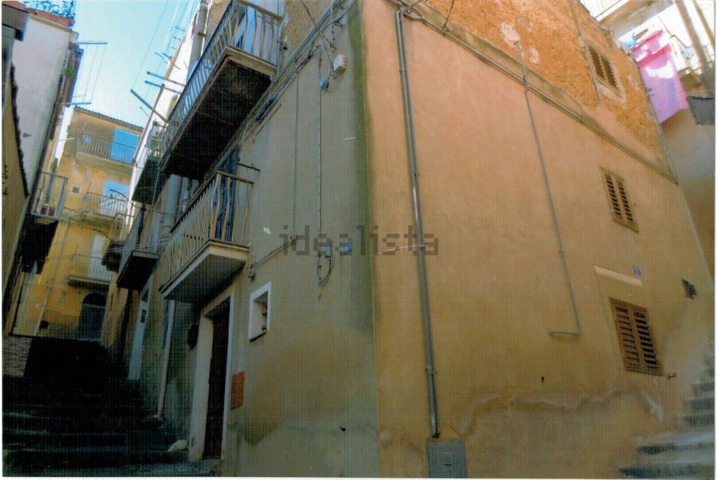 casa indipendente in vendita a Caltagirone