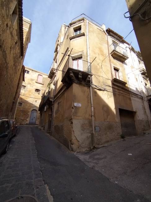 casa indipendente in vendita a Caltagirone