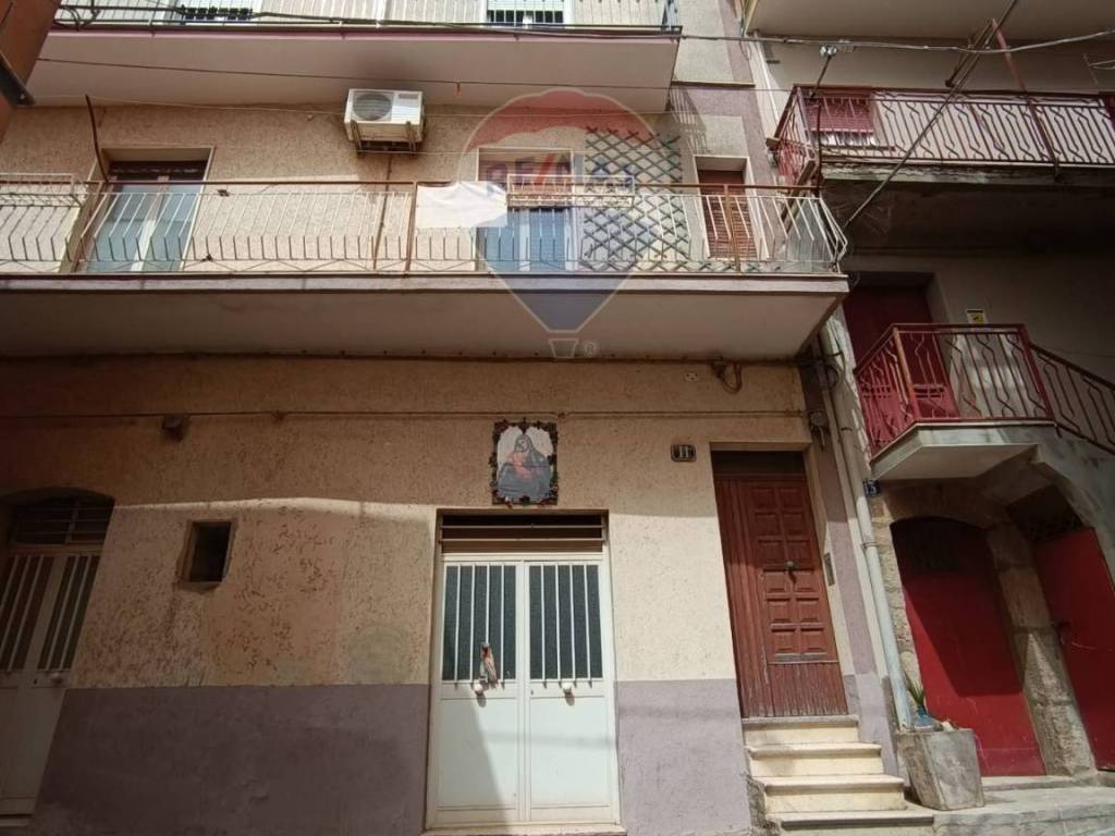 casa indipendente in vendita a Caltagirone in zona Santo Pietro