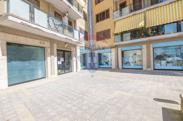 negozio in vendita a Caltagirone