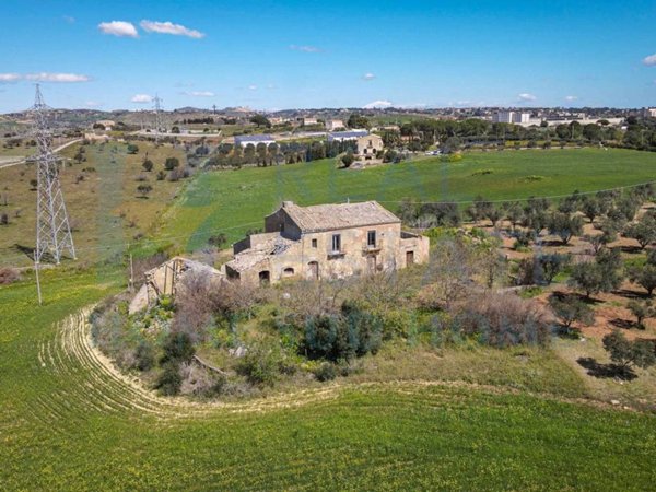 casa indipendente in vendita a Caltagirone