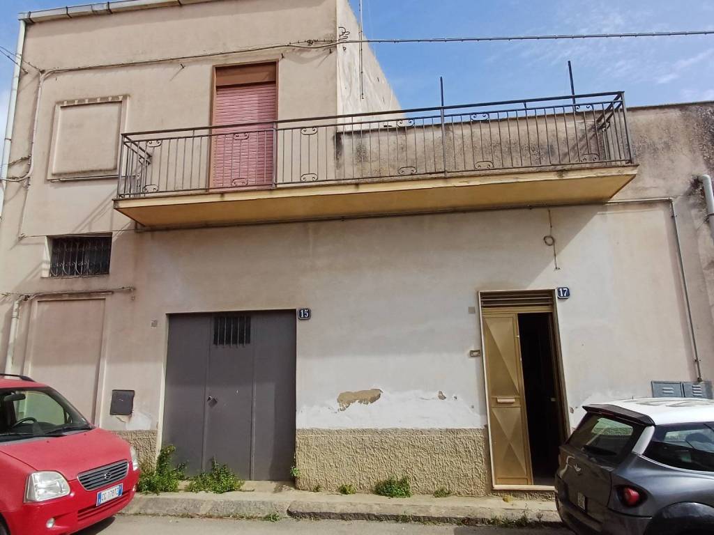 casa indipendente in vendita a Caltagirone