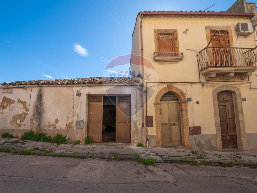 casa indipendente in vendita a Caltagirone