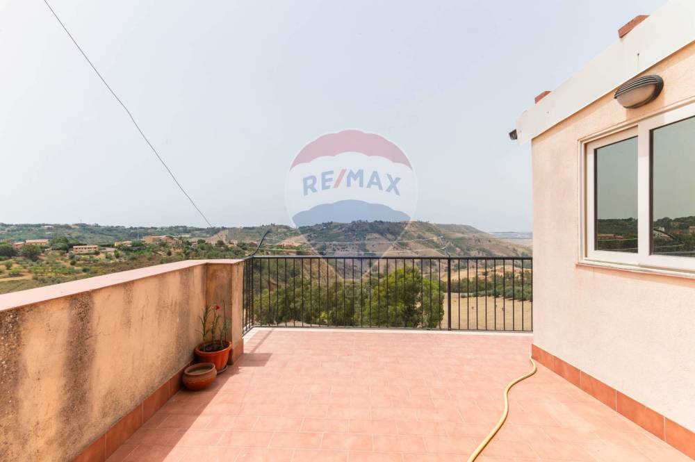 casa indipendente in vendita a Caltagirone