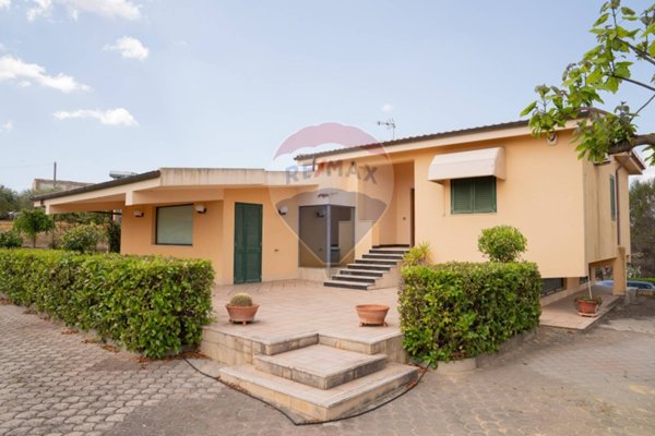 casa indipendente in vendita a Caltagirone