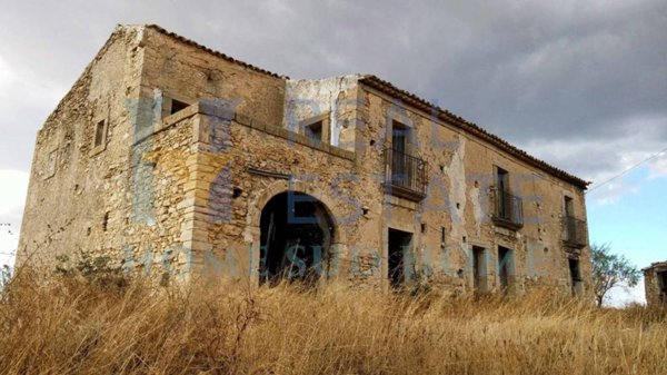 casa indipendente in vendita a Caltagirone