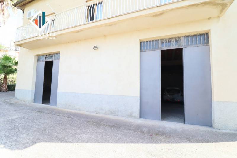 casa indipendente in vendita a Caltagirone