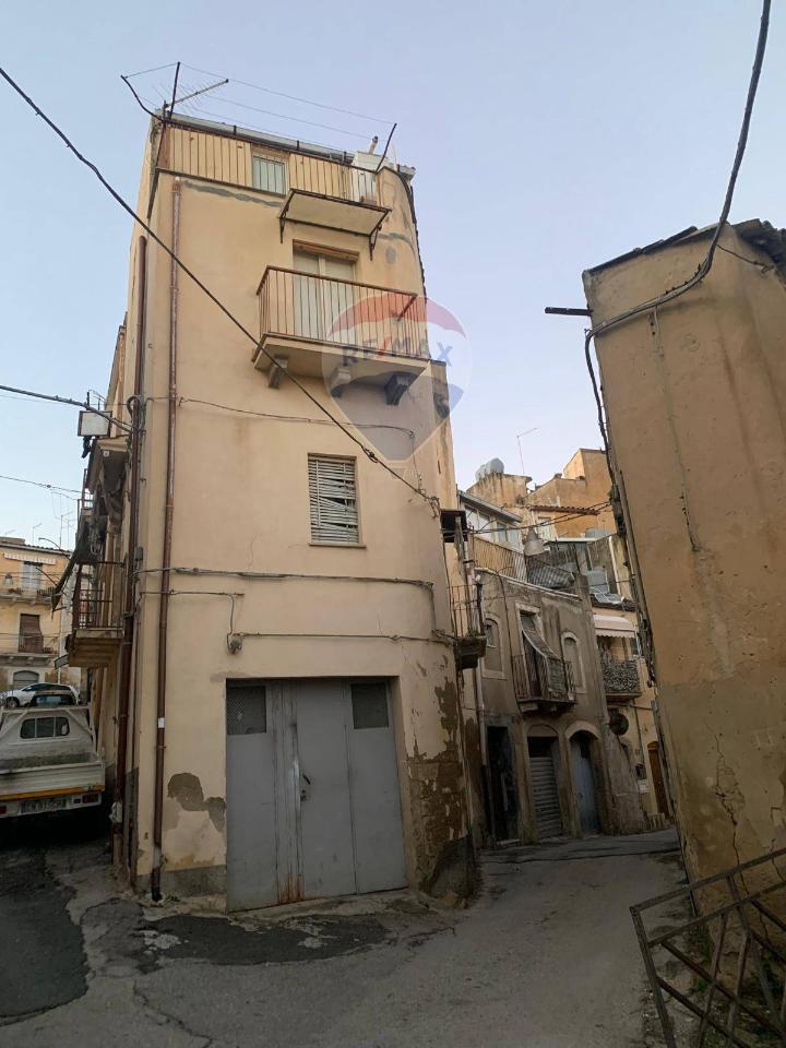 casa indipendente in vendita a Caltagirone