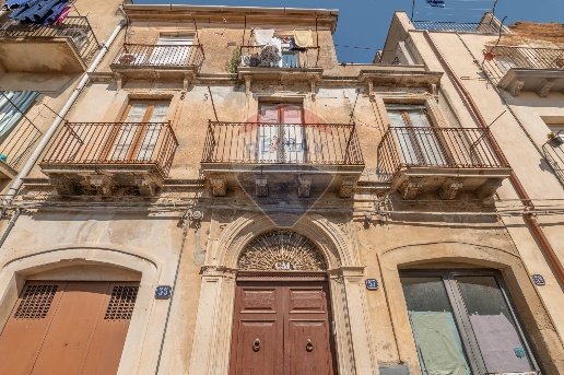 casa indipendente in vendita a Caltagirone