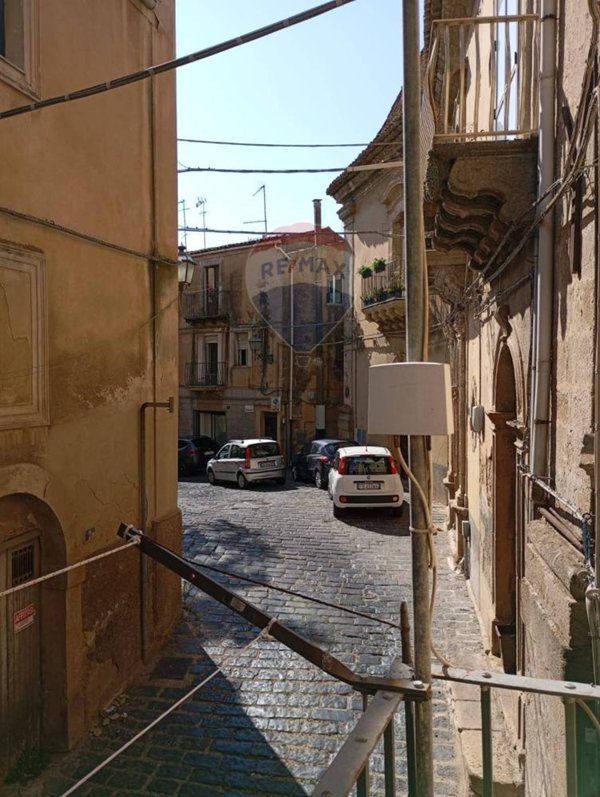casa indipendente in vendita a Caltagirone