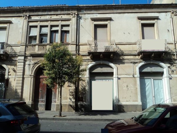 intera palazzina in vendita a Caltagirone