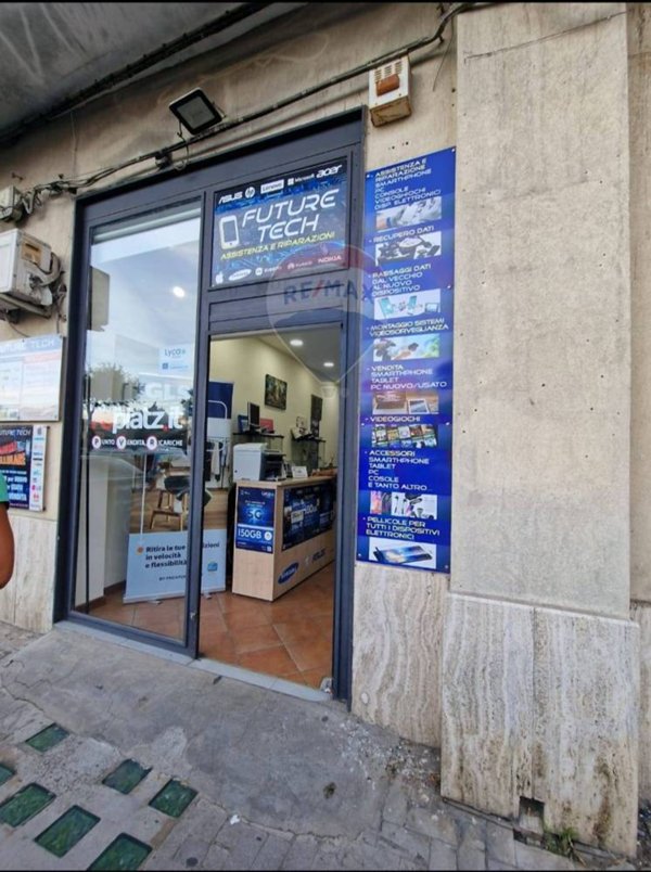 locale commerciale in vendita a Caltagirone