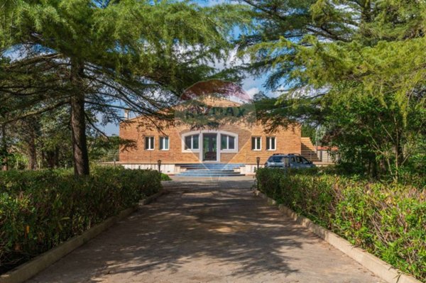 casa indipendente in vendita a Caltagirone