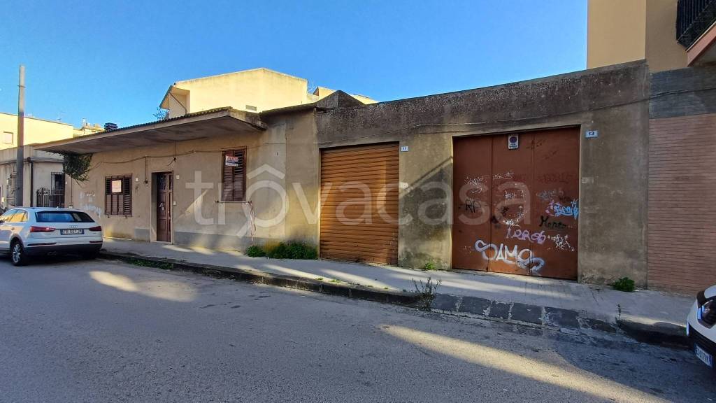 casa indipendente in vendita a Caltagirone