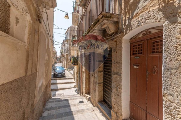 casa indipendente in vendita a Caltagirone