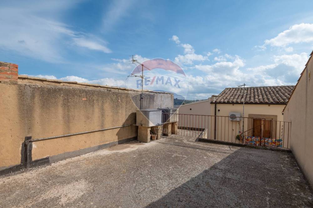 casa indipendente in vendita a Caltagirone